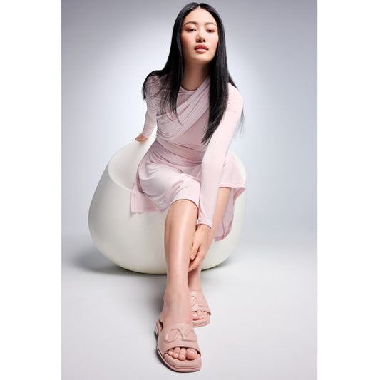 Lifestyle image for Genevieve Slide - Cameo Pink